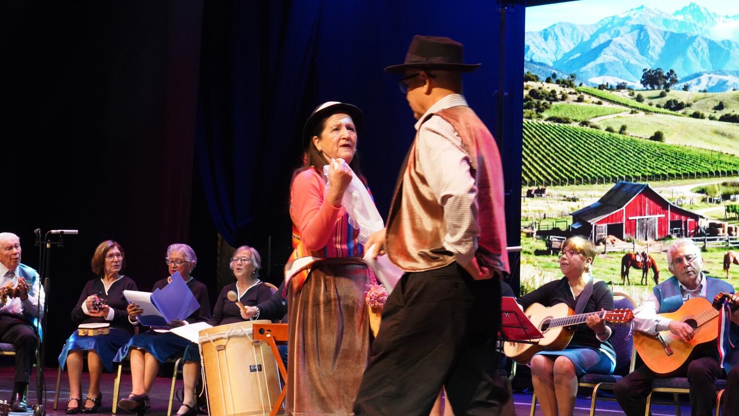Gala de folclor Programa del Adulto Mayor Teatro Municipal
